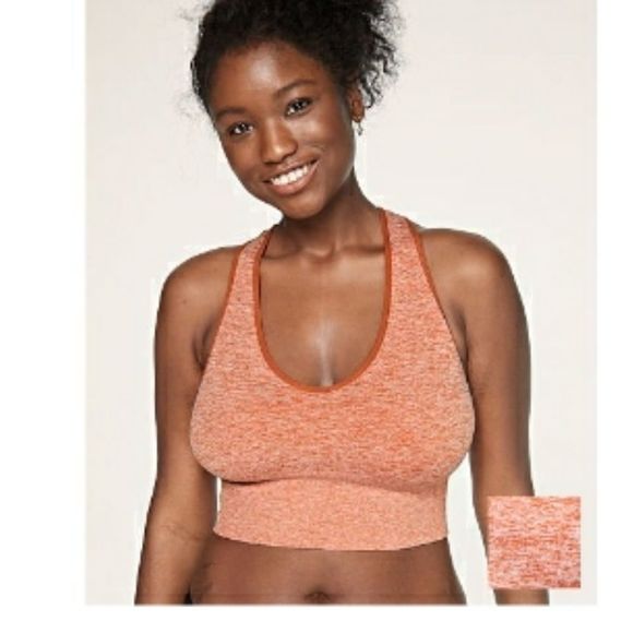 🆕️Vs Pink Seamless Lightly lined Sports Crop Top - Picture 2 of 2